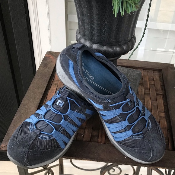 navy blue easy spirit shoes